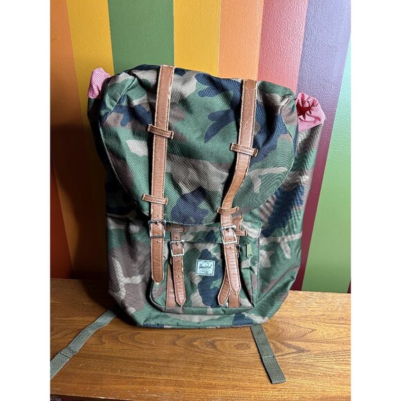 Hershel little America laptop backpack woodland camo camping - used condition - Picture 1 of 9